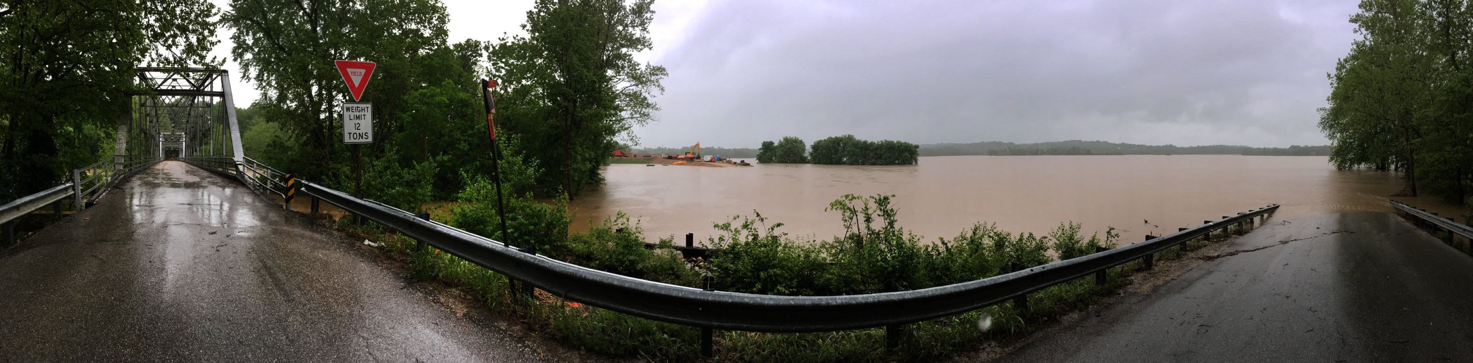 Meramec River falling in Pacific